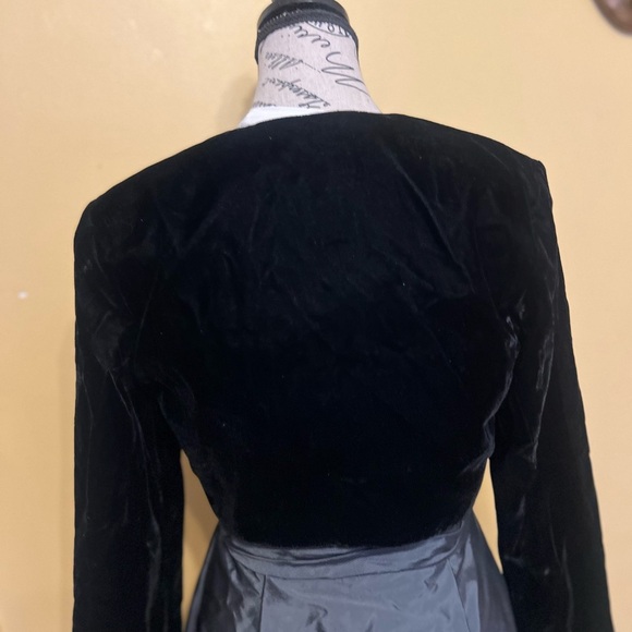 Vtg  Scott McClintock Black Velvet Bolero Jacket Puffy Shoulder Goth Sz M - Picture 4 of 8